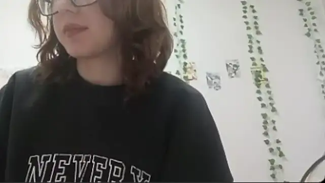 Snapshot of OliviaMoment chatting on 15, 7, 2026 OliviaMoment online show from 15, 7, 2026