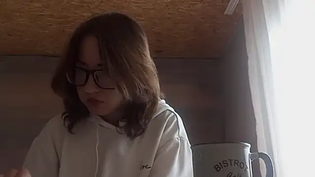 Snapshot of OliviaMoment chatting on 4, 6, 2026 OliviaMoment online show from 4, 6, 2026
