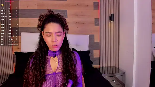 Snapshot of LarissaDesire chatting on 9, 7, 2026 LarissaDesire online show from 9, 7, 2026