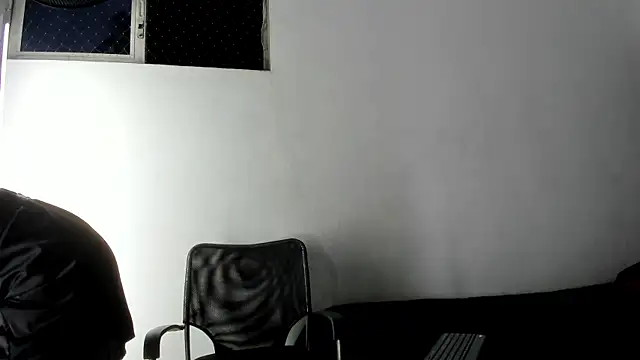 Snapshot of Adrian_Wolf chatting on 7, 6, 2026 Adrian Wolf online show from 7, 6, 2026