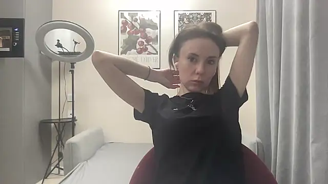 Snapshot of NikolettaLoveme chatting on 28, 5, 2026 NikolettaLoveme online show from 28, 5, 2026