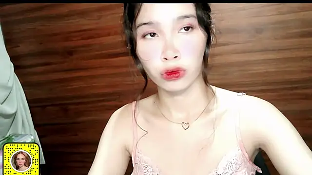 Snapshot of heartx_ chatting on 4, 6, 2026 heartx online show from 4, 6, 2026