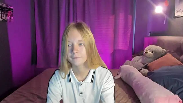 Snapshot of Asya_Almost chatting on 18, 6, 2026 Asya Almost online show from 18, 6, 2026