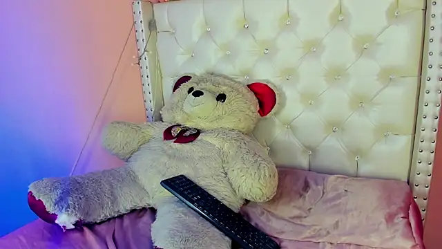 valentinee xo online show from 19, 6, 2026