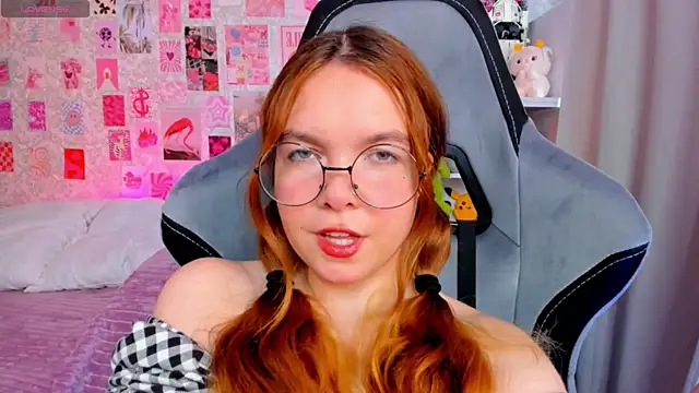 Snapshot of Sirena_Rose chatting on 26, 7, 2026 Sirena Rose online show from 26, 7, 2026