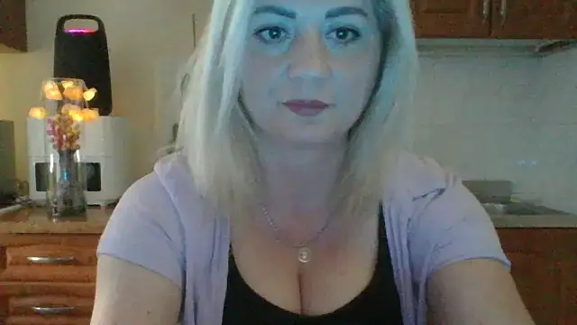 LunaaKiss online show from 2, 6, 2026