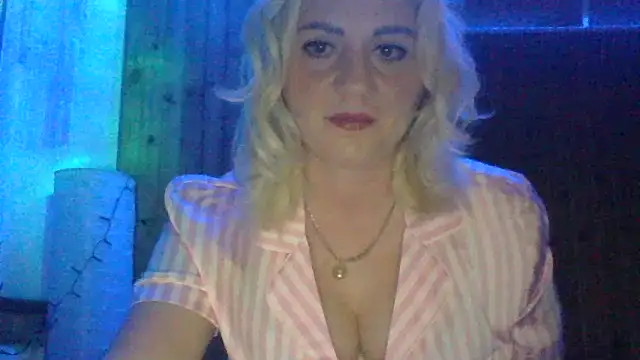 LunaaKiss online show from 3, 6, 2026