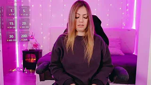 LindaWhite  online show from 15, 2, 2026