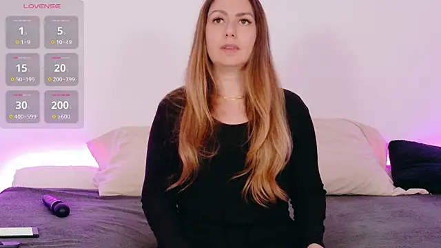 LindaWhite  online show from 13, 5, 2026