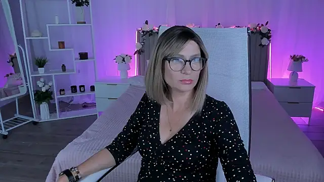 Snapshot of LioraVale chatting on 13, 7, 2026 LioraVale online show from 13, 7, 2026