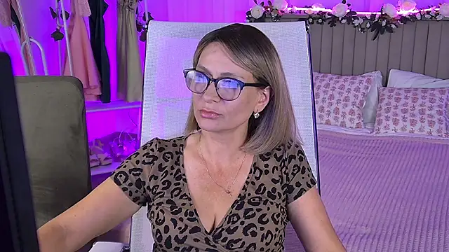 Snapshot of LioraVale chatting on 10, 7, 2026 LioraVale online show from 10, 7, 2026