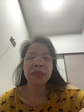 Snapshot of honghong_mother chatting on 9, 6, 2026 honghong mother online show from 9, 6, 2026