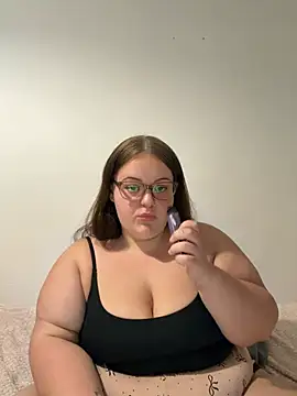 Snapshot of LillyMaexx chatting on 12, 7, 2026 LillyMaexx online show from 12, 7, 2026