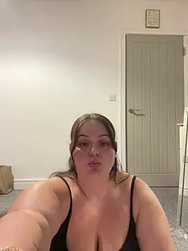 Snapshot of LillyMaexx chatting on 5, 6, 2026 LillyMaexx online show from 5, 6, 2026