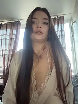 sexy-brunette77 online show from 4, 6, 2026