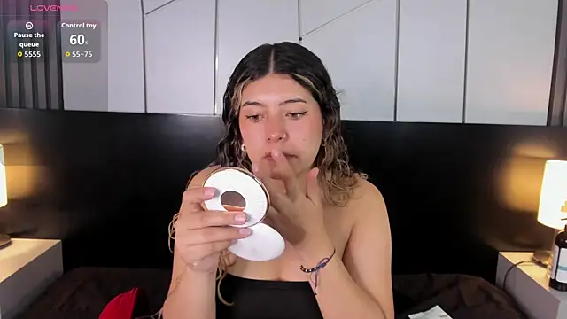 Snapshot of ChloeBelle_ chatting on 15, 7, 2026 ChloeBelle online show from 15, 7, 2026