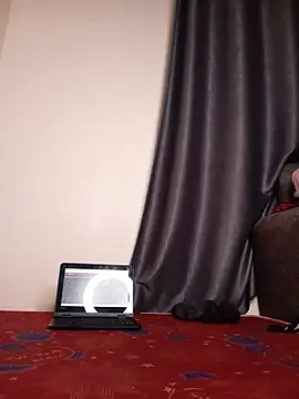 Snapshot of LaineOlives chatting on 9, 7, 2026 LaineOlives online show from 9, 7, 2026