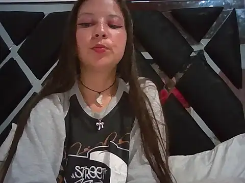 DafneNicole online show from 31, 7, 2026
