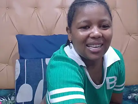 Snapshot of Mellowkittyyellow chatting on 26, 6, 2026 Mellowkittyyellow online show from 26, 6, 2026