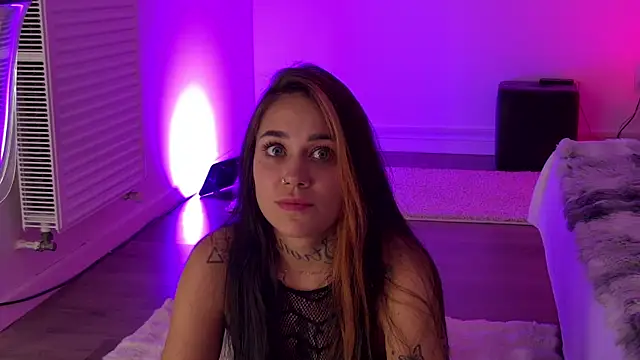 Snapshot of KyraDesire chatting on 4, 7, 2026 KyraDesire online show from 4, 7, 2026
