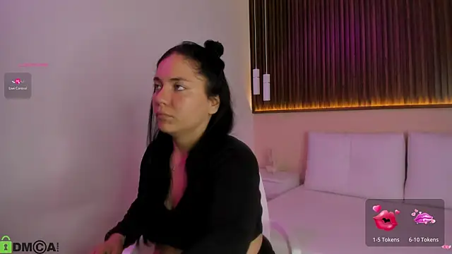Snapshot of rebecaa_grey chatting on 8, 7, 2026 rebecaa grey online show from 8, 7, 2026