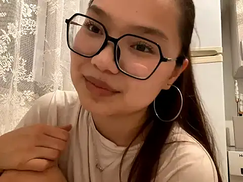 Snapshot of LightMarou chatting on 3, 6, 2026 LightMarou online show from 3, 6, 2026