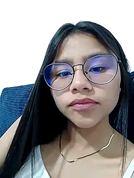 Snapshot of Sofielovee-01 chatting on 11, 6, 2026 Sofielovee-01 online show from 11, 6, 2026