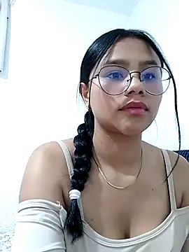 Snapshot of Sofielovee-01 chatting on 11, 7, 2026 Sofielovee-01 online show from 11, 7, 2026