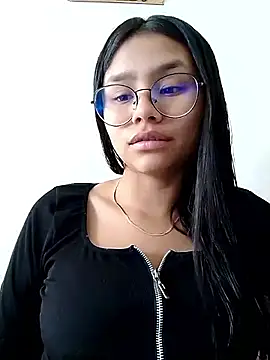 Snapshot of Sofielovee-01 chatting on 4, 6, 2026 Sofielovee-01 online show from 4, 6, 2026