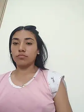 Snapshot of Amber-gold chatting on 1, 6, 2026 Amber-gold online show from 1, 6, 2026