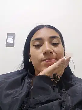 Amber-gold online show from 3, 6, 2026