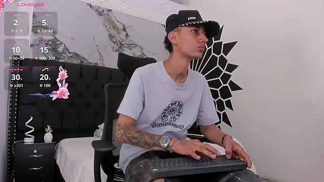Snapshot of LucasJhonson_ chatting on 15, 6, 2026 LucasJhonson online show from 15, 6, 2026