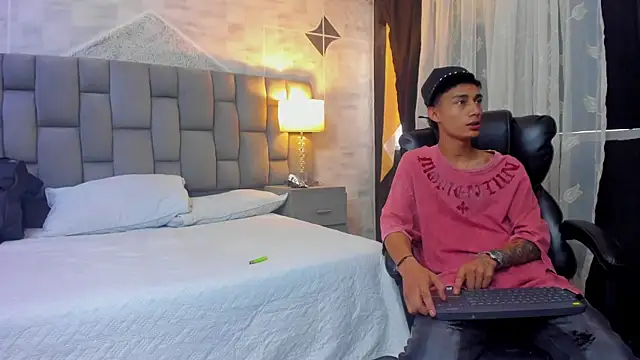 Snapshot of LucasJhonson_ chatting on 1, 6, 2026 LucasJhonson online show from 1, 6, 2026
