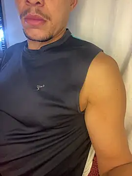 Snapshot of Tatuadomoreno23cm chatting on 23, 7, 2026 Tatuadomoreno23cm online show from 23, 7, 2026
