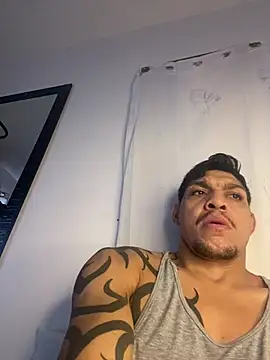 Snapshot of Tatuadomoreno23cm chatting on 28, 6, 2026 Tatuadomoreno23cm online show from 28, 6, 2026