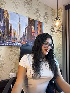 Snapshot of Holly_Watson_ chatting on 16, 7, 2026 Holly Watson online show from 16, 7, 2026