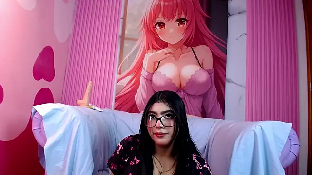 Snapshot of Holly_Watson_ chatting on 13, 7, 2026 Holly Watson online show from 13, 7, 2026