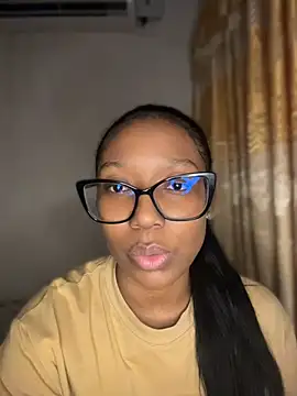 Snapshot of chell_iivy chatting on 6, 8, 2026 chell iivy online show from 6, 8, 2026