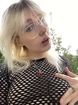 Snapshot of xp_blondie chatting on 22, 6, 2026 xp blondie online show from 22, 6, 2026