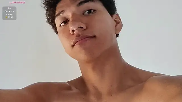 Snapshot of Maximiliano_Young chatting on 10, 7, 2026 Maximiliano Young online show from 10, 7, 2026