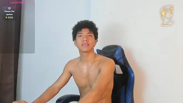 Snapshot of Maximiliano_Young chatting on 30, 5, 2026 Maximiliano Young online show from 30, 5, 2026
