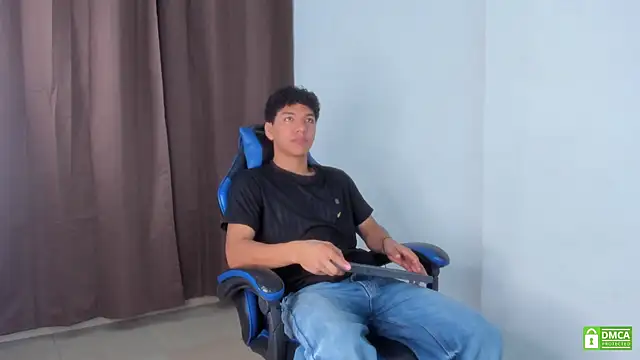 Snapshot of Maximiliano_Young chatting on 11, 6, 2026 Maximiliano Young online show from 11, 6, 2026