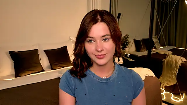 Snapshot of MurielGray chatting on 7, 6, 2026 MurielGray online show from 7, 6, 2026