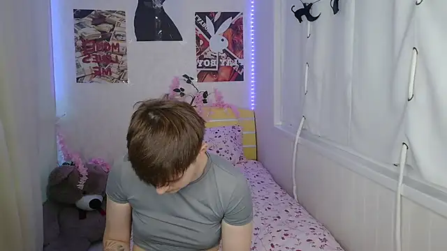 EmyHills online show from 20, 6, 2026