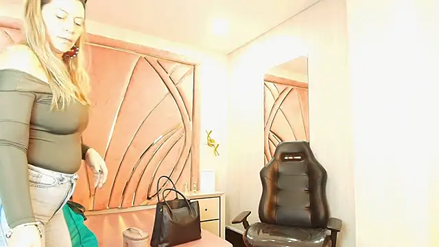pamelaQenn2 online show from 17, 7, 2026