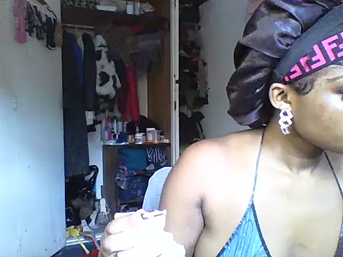 Snapshot of LunarLust chatting on 31, 5, 2026 LunarLust online show from 31, 5, 2026