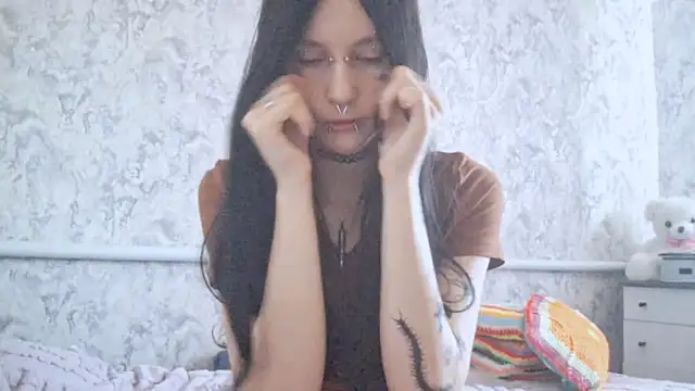 Snapshot of KrissyHiott chatting on 22, 6, 2026 KrissyHiott online show from 22, 6, 2026