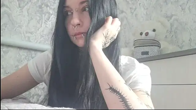 Snapshot of KrissyHiott chatting on 11, 6, 2026 KrissyHiott online show from 11, 6, 2026