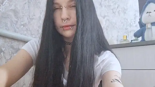 Snapshot of KrissyHiott chatting on 17, 6, 2026 KrissyHiott online show from 17, 6, 2026