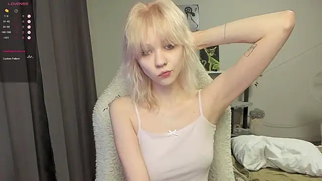 Snapshot of voguecaroline chatting on 16, 7, 2026 voguecaroline online show from 16, 7, 2026
